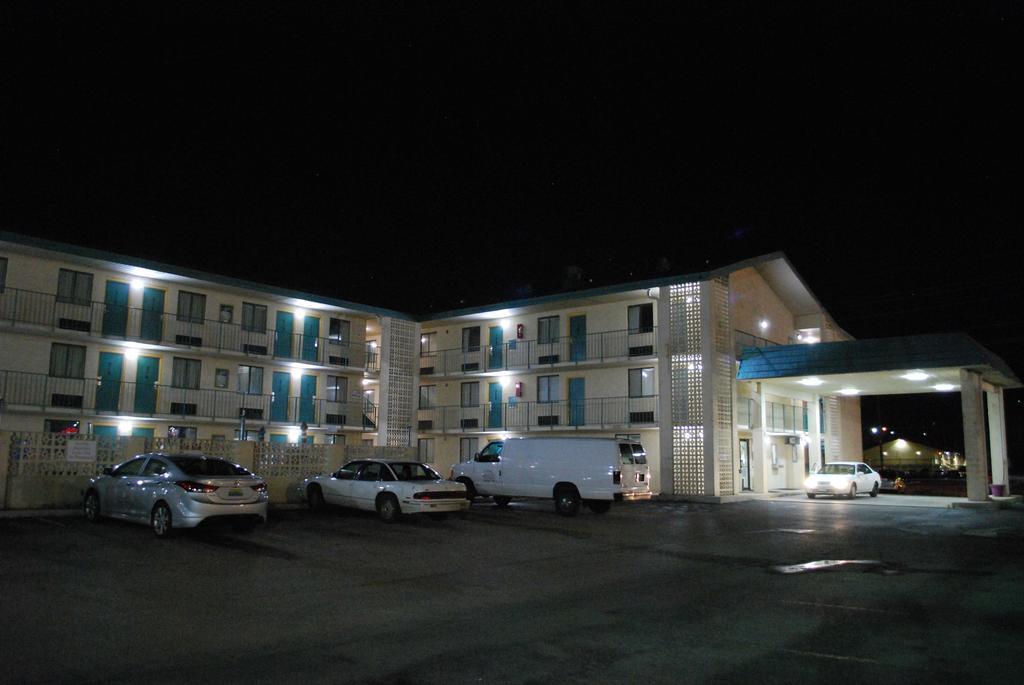 Bama Inn Гантсвілл Екстер'єр фото